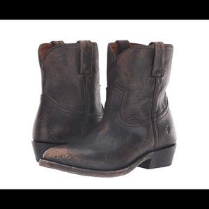 Billy short boot retro feel